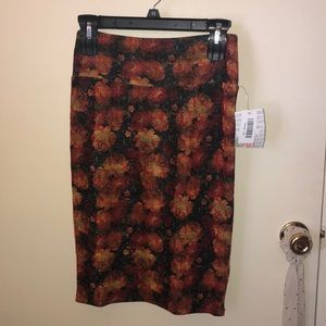 Lularoe flowery Cassie